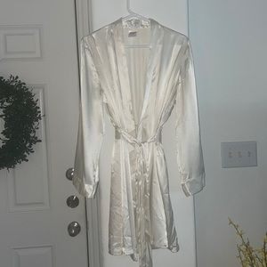 California Dynasty Satin Belted Robe Size M